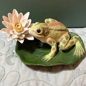“Frog on Lilypad” by Boehm porcelain sculpture